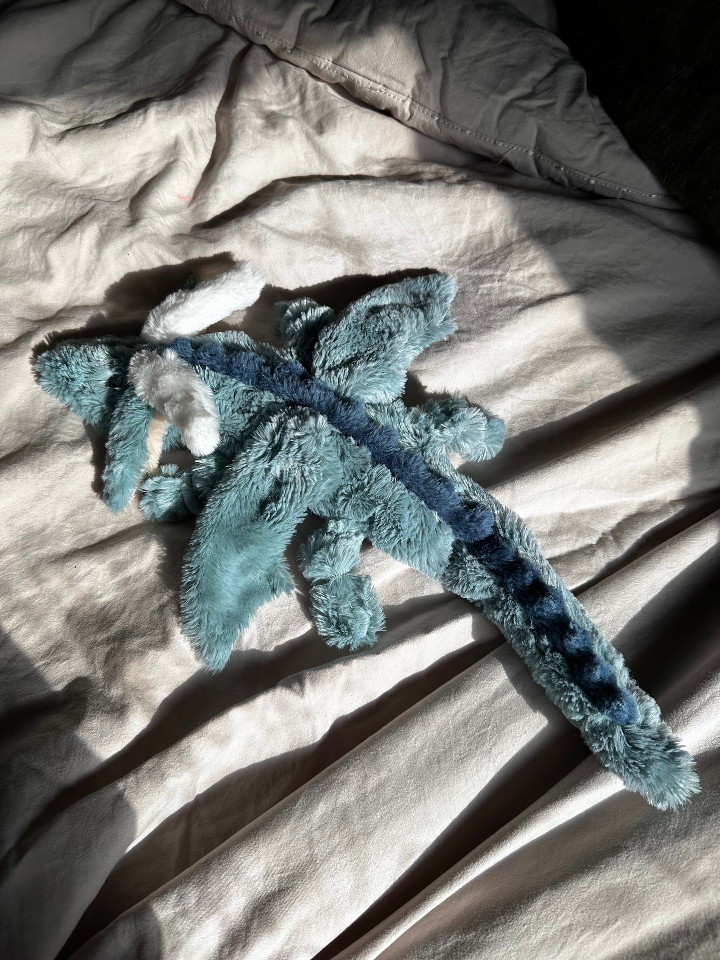 🐉 Esencia — Attachment Lovey (Dragon)
