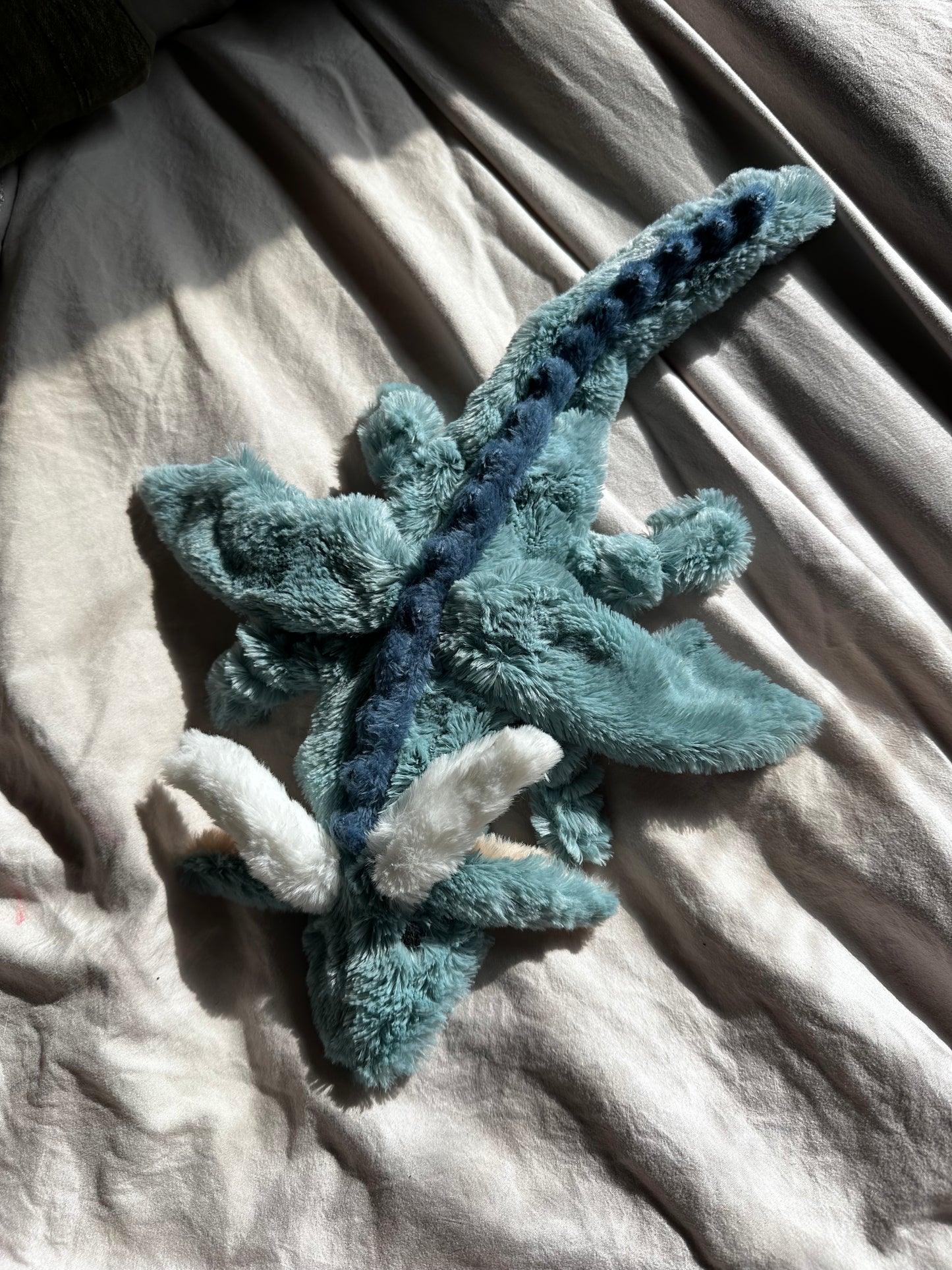 🐉 Esencia — Attachment Lovey (Dragon)