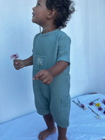 🌸 Flor — Embroidered Flower Romper